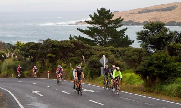 Riders on the North Island's stage 1 between Cape Reinga to Awanui 